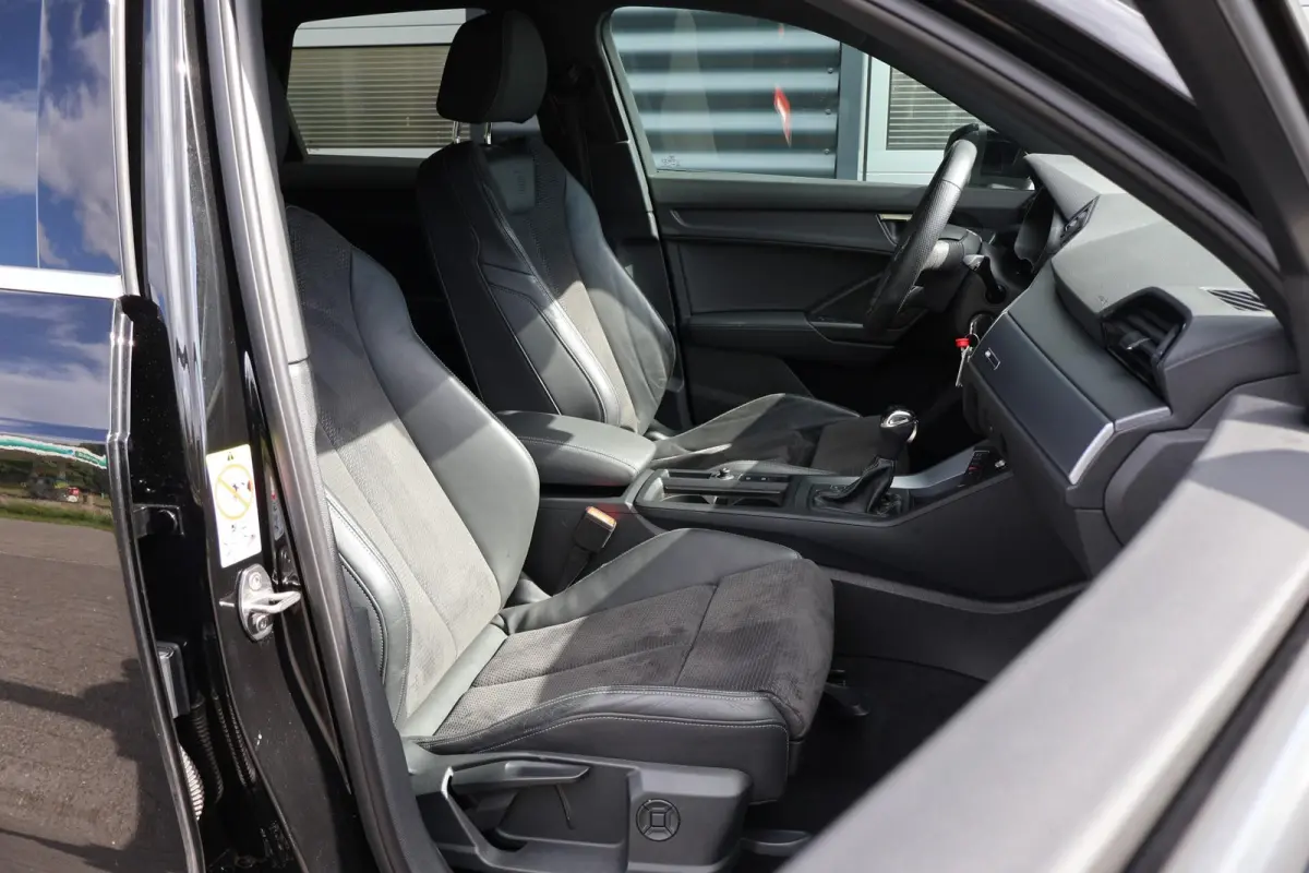35 TFSI 150pk S-tronic S-Line | Afn. trekhaak | Navigatie | Sportstoelen | Stoelverwarming | Cruise Control | Dodehoek sensor | Elek. kofferbakklep | Elek. inklapbare spiegels