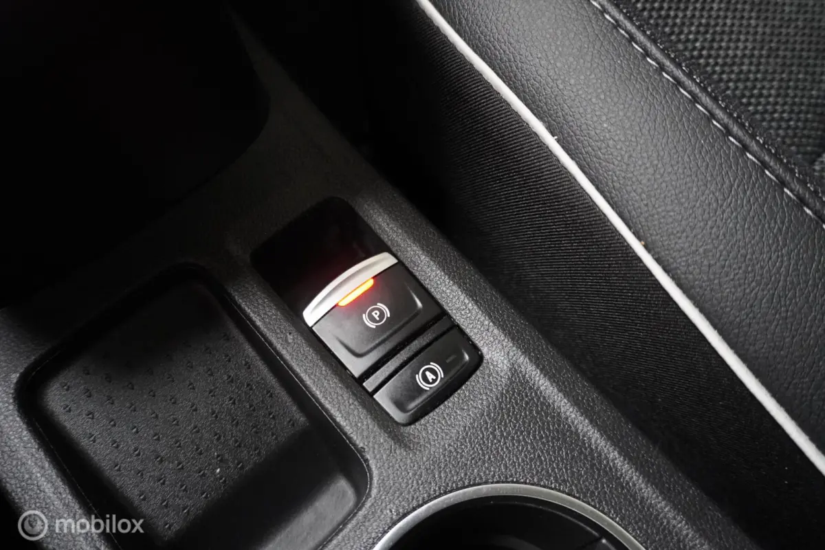 1.6 E-Tech hybrid 145 SL Rive Gauche