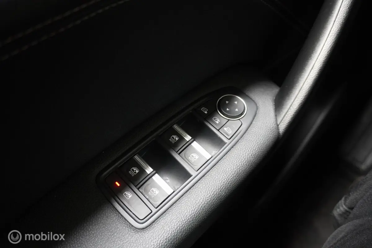 1.6 E-Tech hybrid 145 SL Rive Gauche