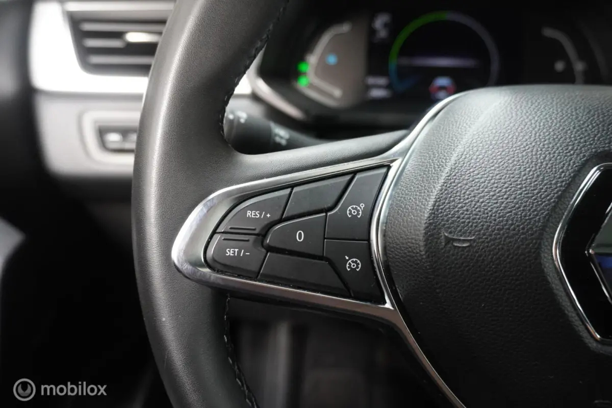 1.6 E-Tech hybrid 145 SL Rive Gauche