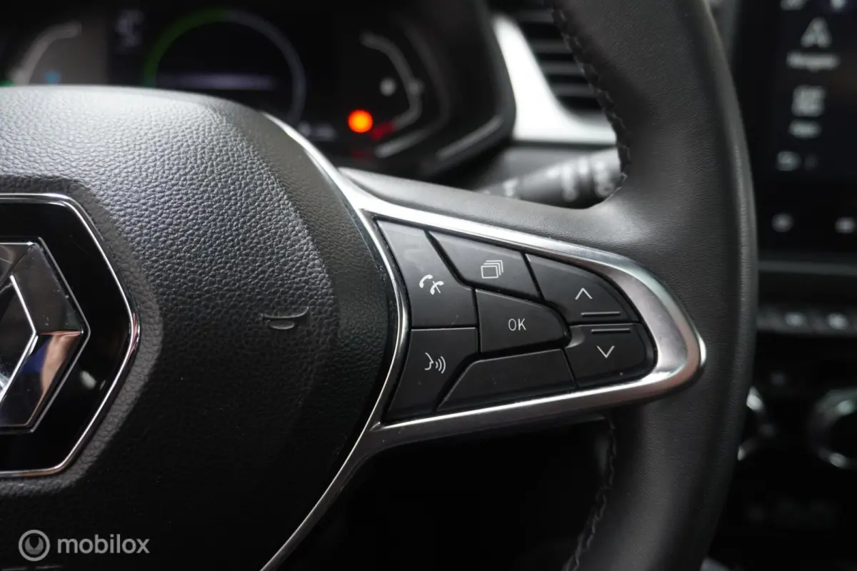 1.6 E-Tech hybrid 145 SL Rive Gauche