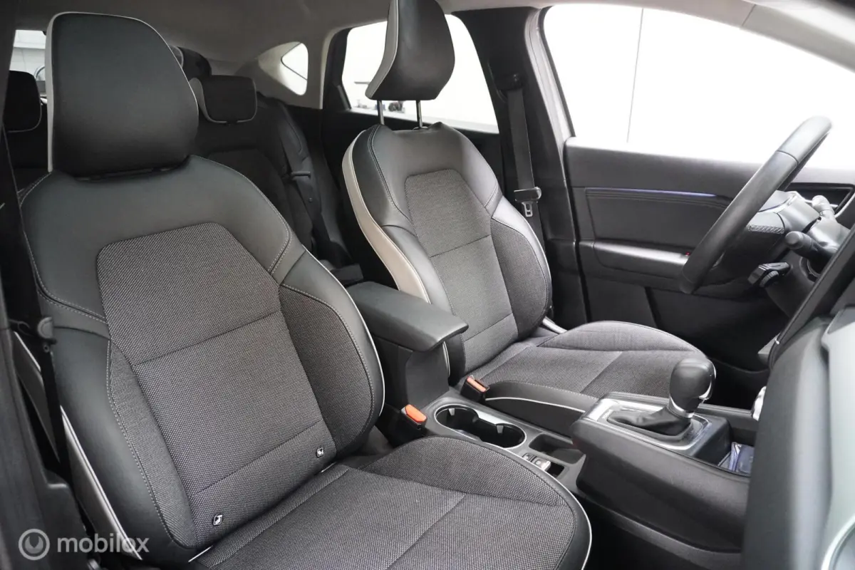 1.6 E-Tech hybrid 145 SL Rive Gauche
