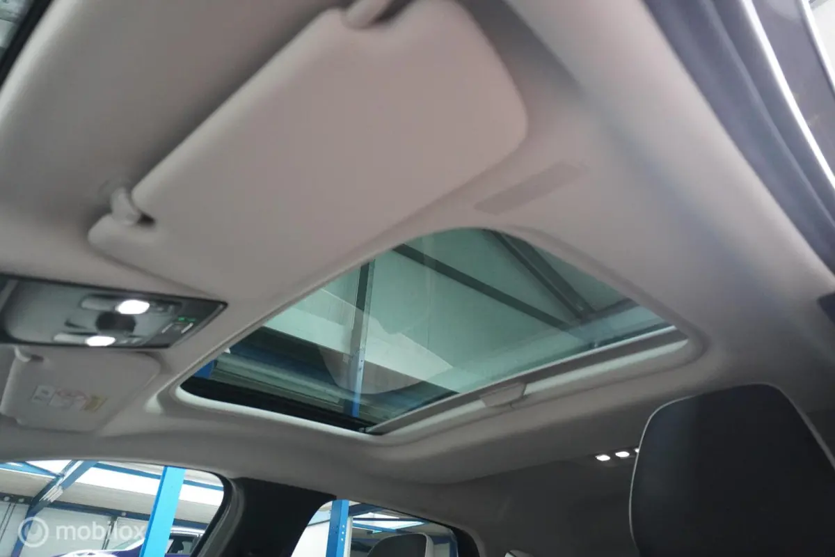 1.6 E-Tech hybrid 145 SL Rive Gauche
