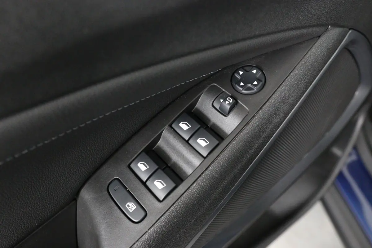 1.2 Turbo Elegance |1e Eigenaar! | Dealer Onderhouden! | Trekhaak | AGR | LED | Navi | Clima | Camera | Cruise Control | Parkeersensoren V+A | Lichtmetalen Velgen