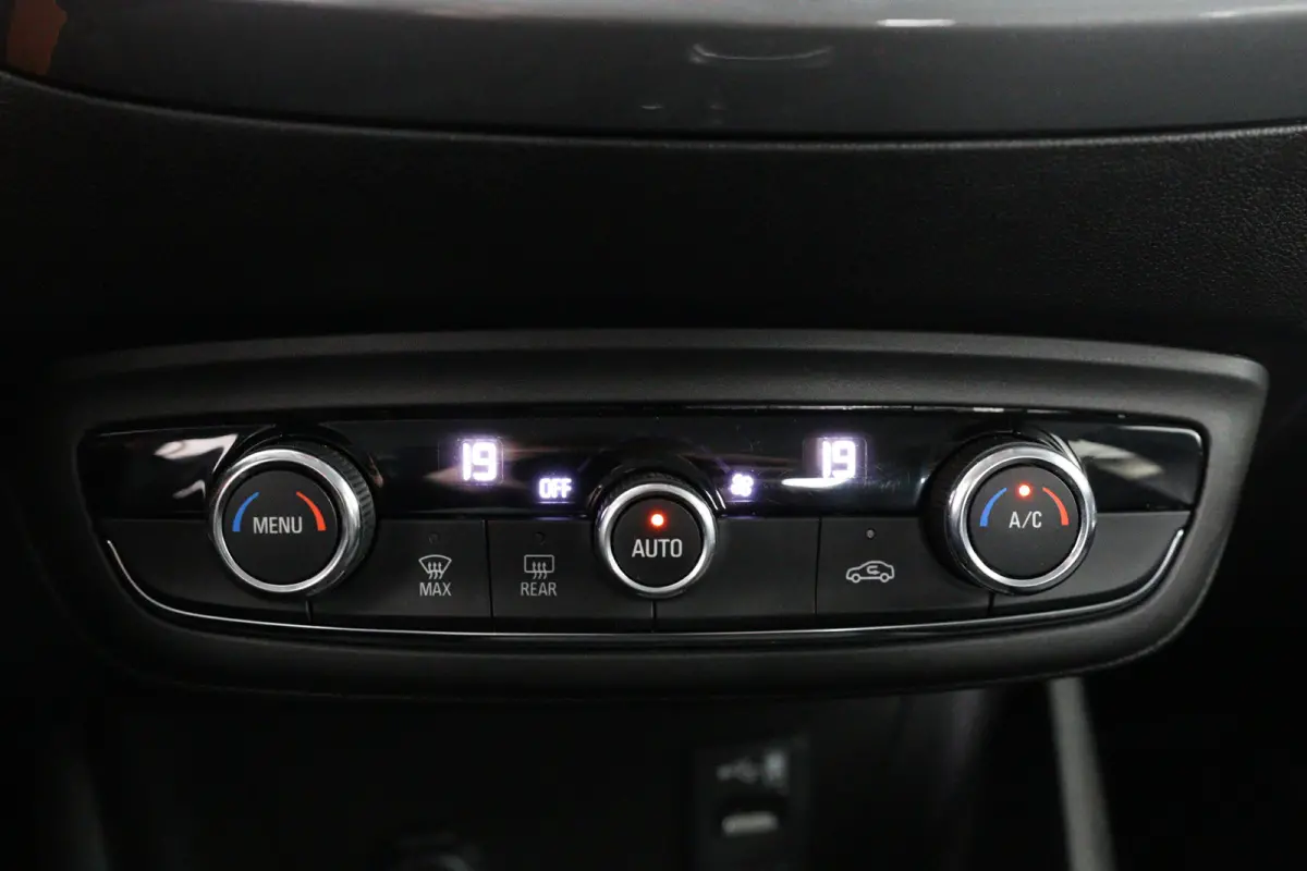 1.2 Turbo Elegance |1e Eigenaar! | Dealer Onderhouden! | Trekhaak | AGR | LED | Navi | Clima | Camera | Cruise Control | Parkeersensoren V+A | Lichtmetalen Velgen