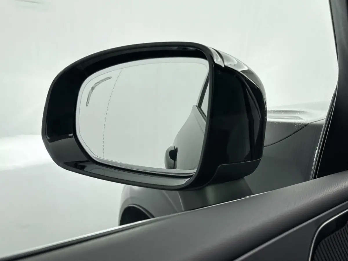 T6 Recharge Ultra Black Edition | Facelift | 21" | Elektrisch verst. Sportstoelen | Panoramadak | Head-up | 360 Camera | Harman Kardon | Full LED |