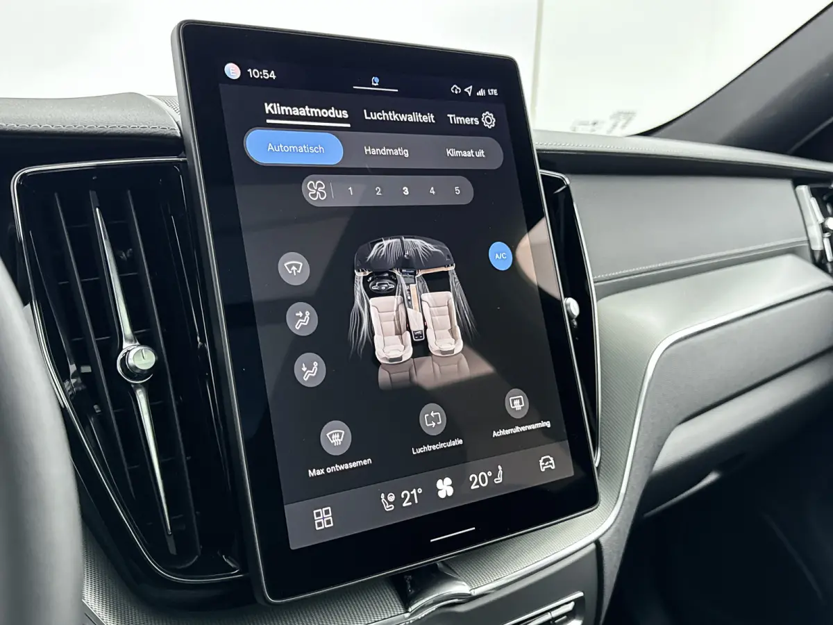 T6 Recharge Ultra Black Edition | Facelift | 21" | Elektrisch verst. Sportstoelen | Panoramadak | Head-up | 360 Camera | Harman Kardon | Full LED |