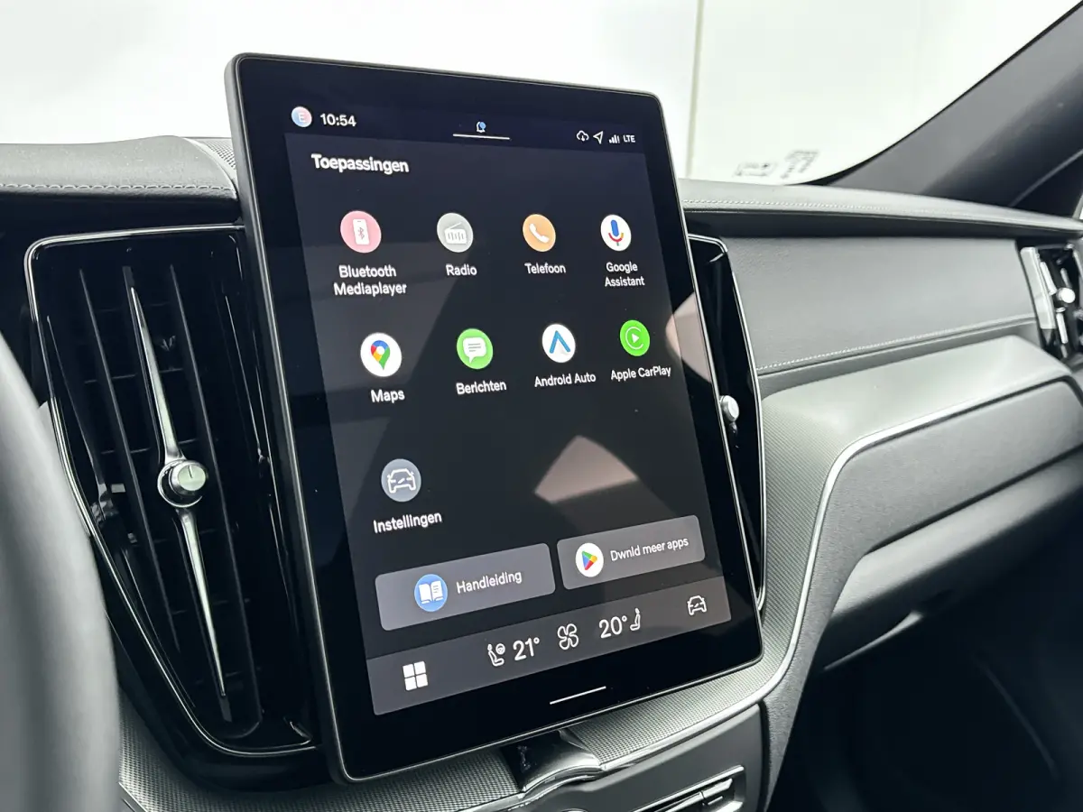 T6 Recharge Ultra Black Edition | Facelift | 21" | Elektrisch verst. Sportstoelen | Panoramadak | Head-up | 360 Camera | Harman Kardon | Full LED |