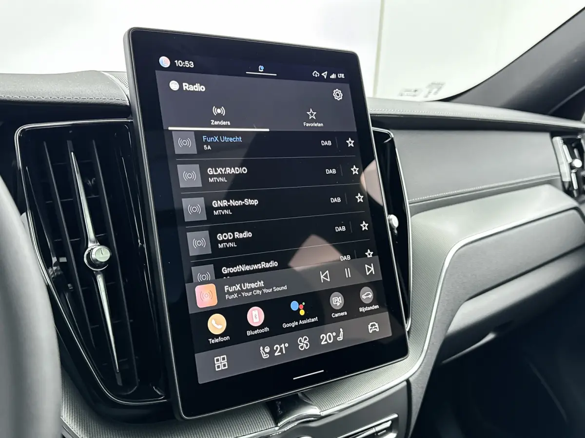 T6 Recharge Ultra Black Edition | Facelift | 21" | Elektrisch verst. Sportstoelen | Panoramadak | Head-up | 360 Camera | Harman Kardon | Full LED |