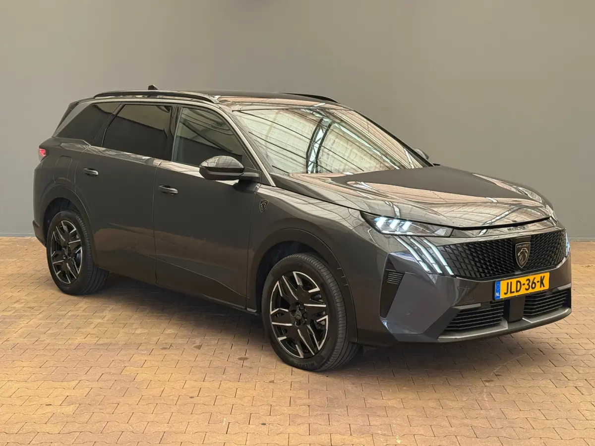 1.2 Hybrid 136 GT | Achteruitrijcamera | Airco separaat achter | Cruise control adaptief met Stop&Go