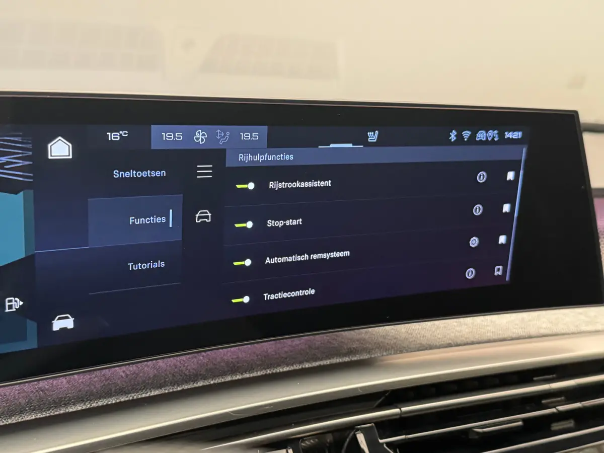 1.2 Hybrid 136 GT | Achteruitrijcamera | Airco separaat achter | Cruise control adaptief met Stop&Go