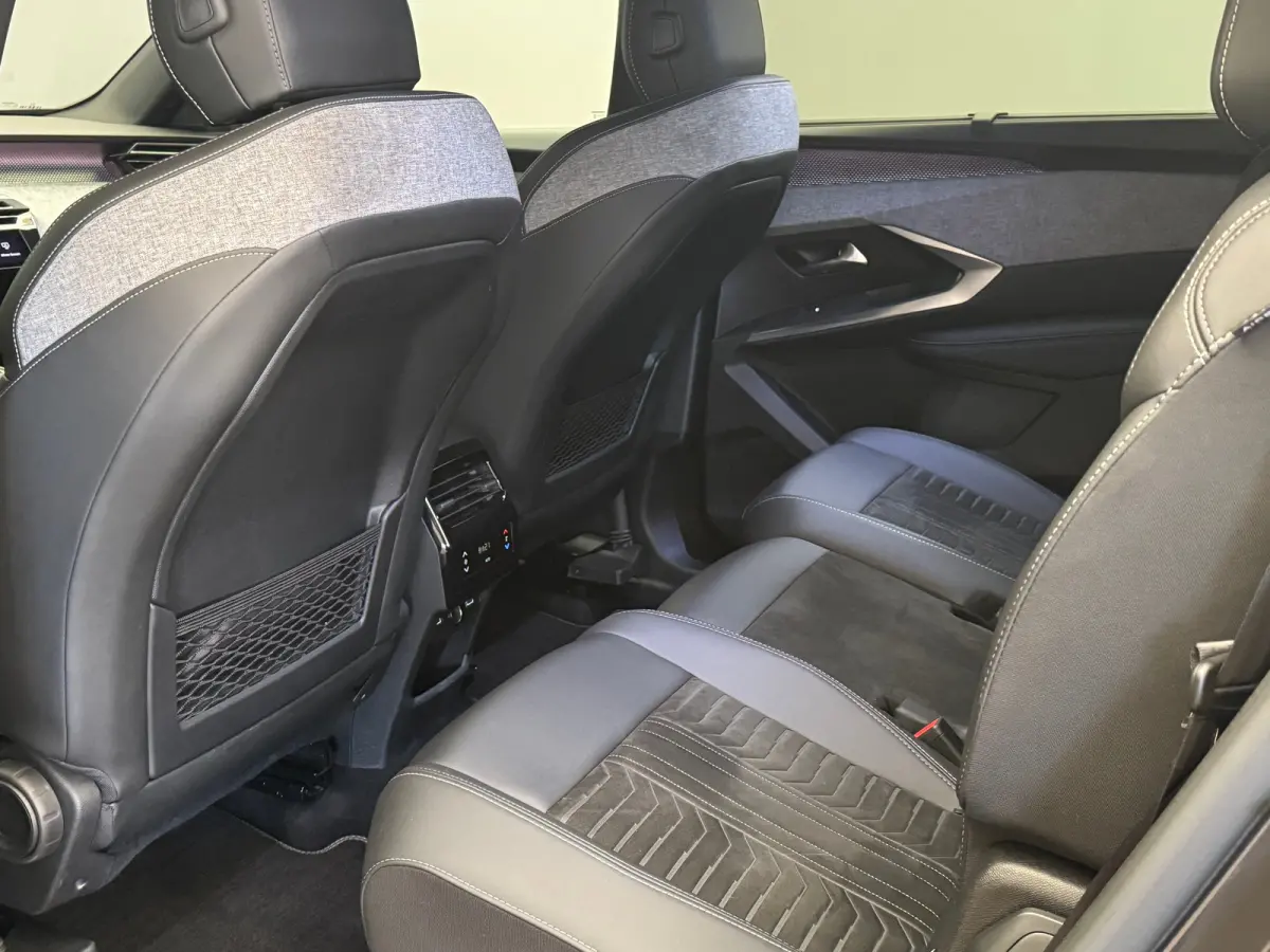 1.2 Hybrid 136 GT | Achteruitrijcamera | Airco separaat achter | Cruise control adaptief met Stop&Go
