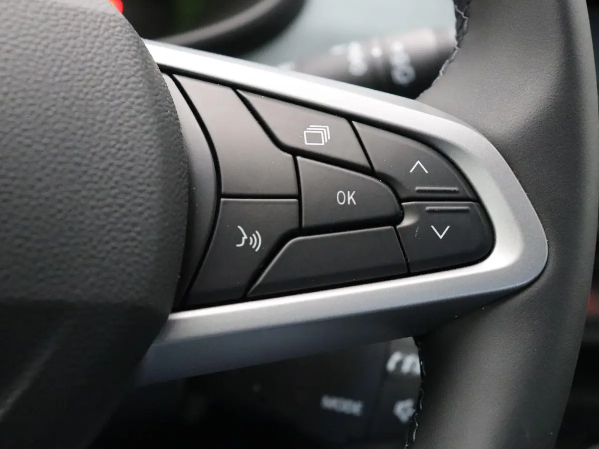 TCe 110pk limited edition | Camera's rondom | Climate control | Dodehoek sensor | Lichtmetalen velgen |