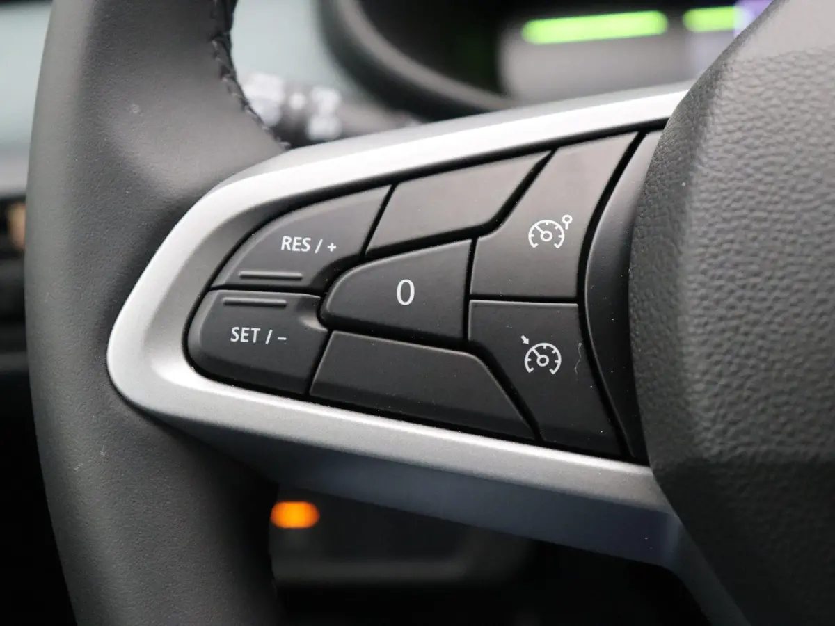 TCe 110pk limited edition | Camera's rondom | Climate control | Dodehoek sensor | Lichtmetalen velgen |