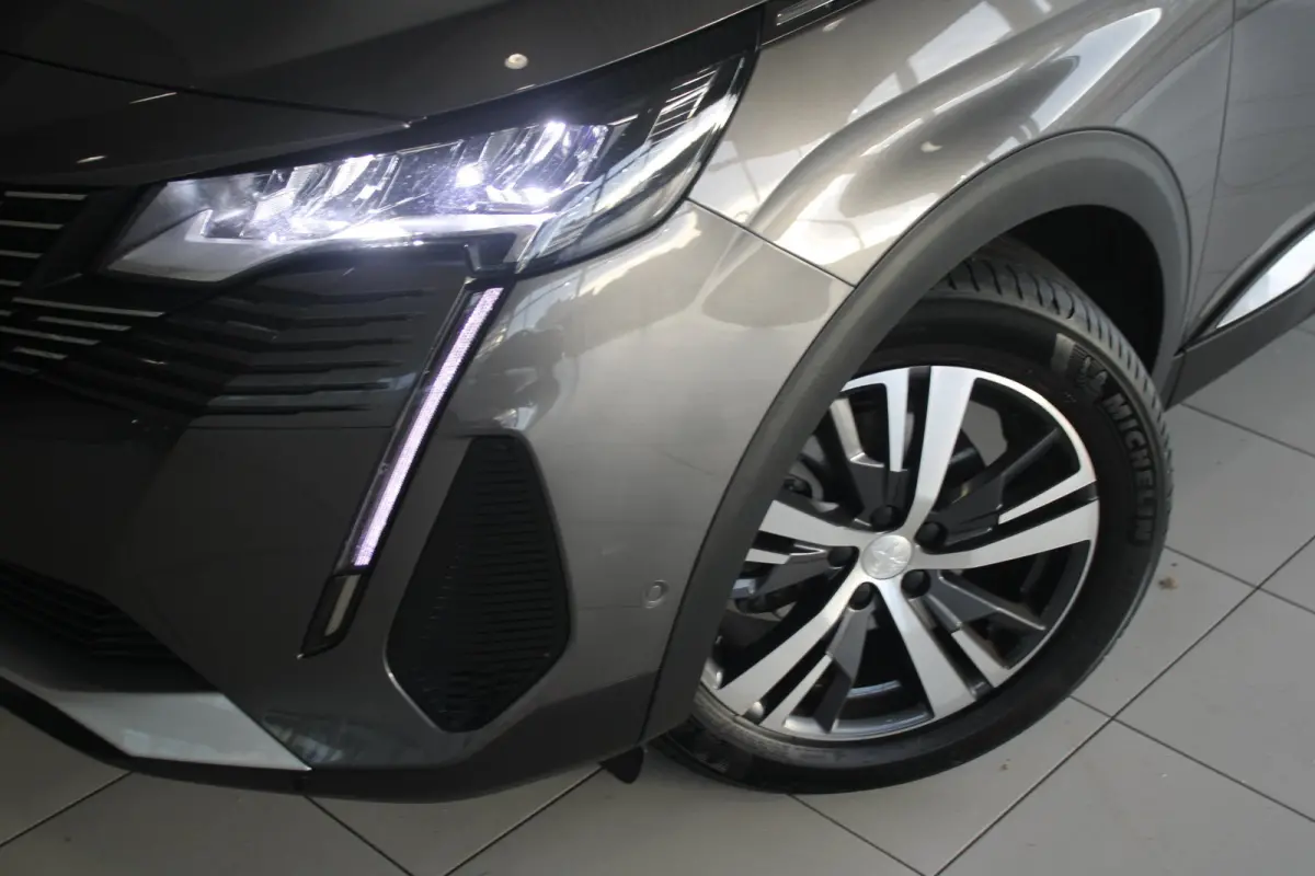 1.2 Turbo 130-PK Allure Pack Business | Achteruitrijcamera | Apple Carplay/Android Auto|telefoonintegratie premium | Armsteun voor