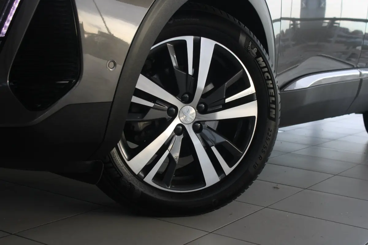 1.2 Turbo 130-PK Allure Pack Business | Achteruitrijcamera | Apple Carplay/Android Auto|telefoonintegratie premium | Armsteun voor
