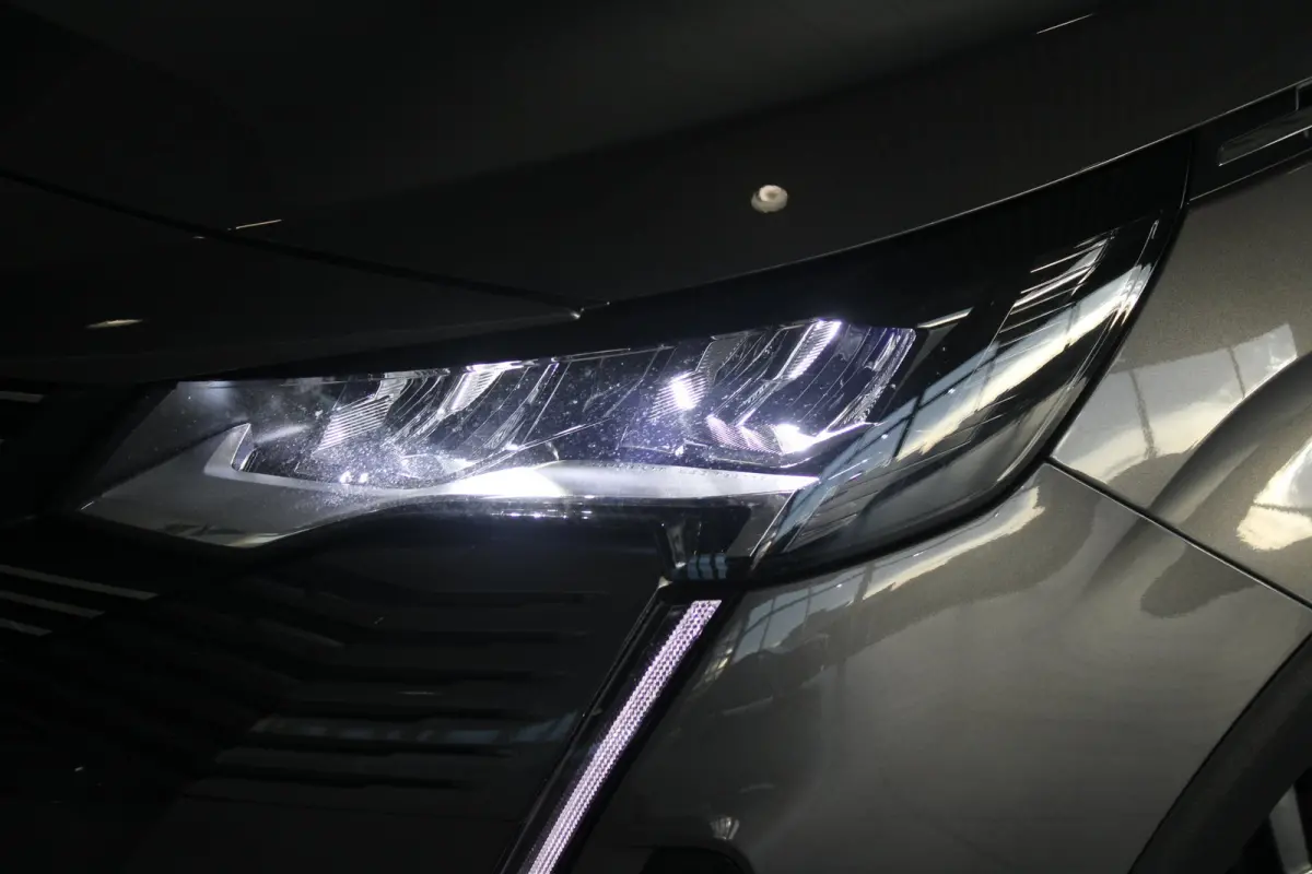 1.2 Turbo 130-PK Allure Pack Business | Achteruitrijcamera | Apple Carplay/Android Auto|telefoonintegratie premium | Armsteun voor
