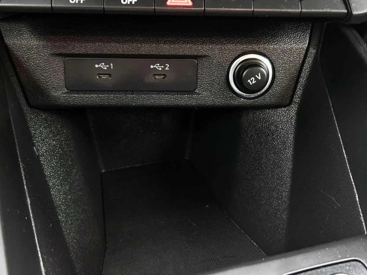 30 TFSI Advanced edition 110 PK l Cruise control l Navigatie l Airco l Parkeersensoren l Apple Carplay / Android Auto l Lichtmetalen wielen