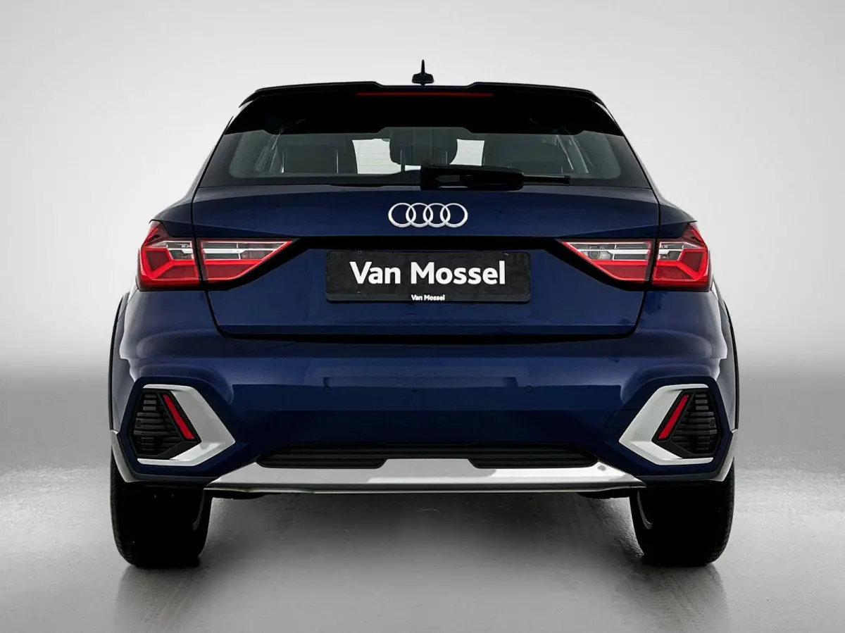 30 TFSI Advanced edition 110 PK l Cruise control l Navigatie l Airco l Parkeersensoren l Apple Carplay / Android Auto l Lichtmetalen wielen