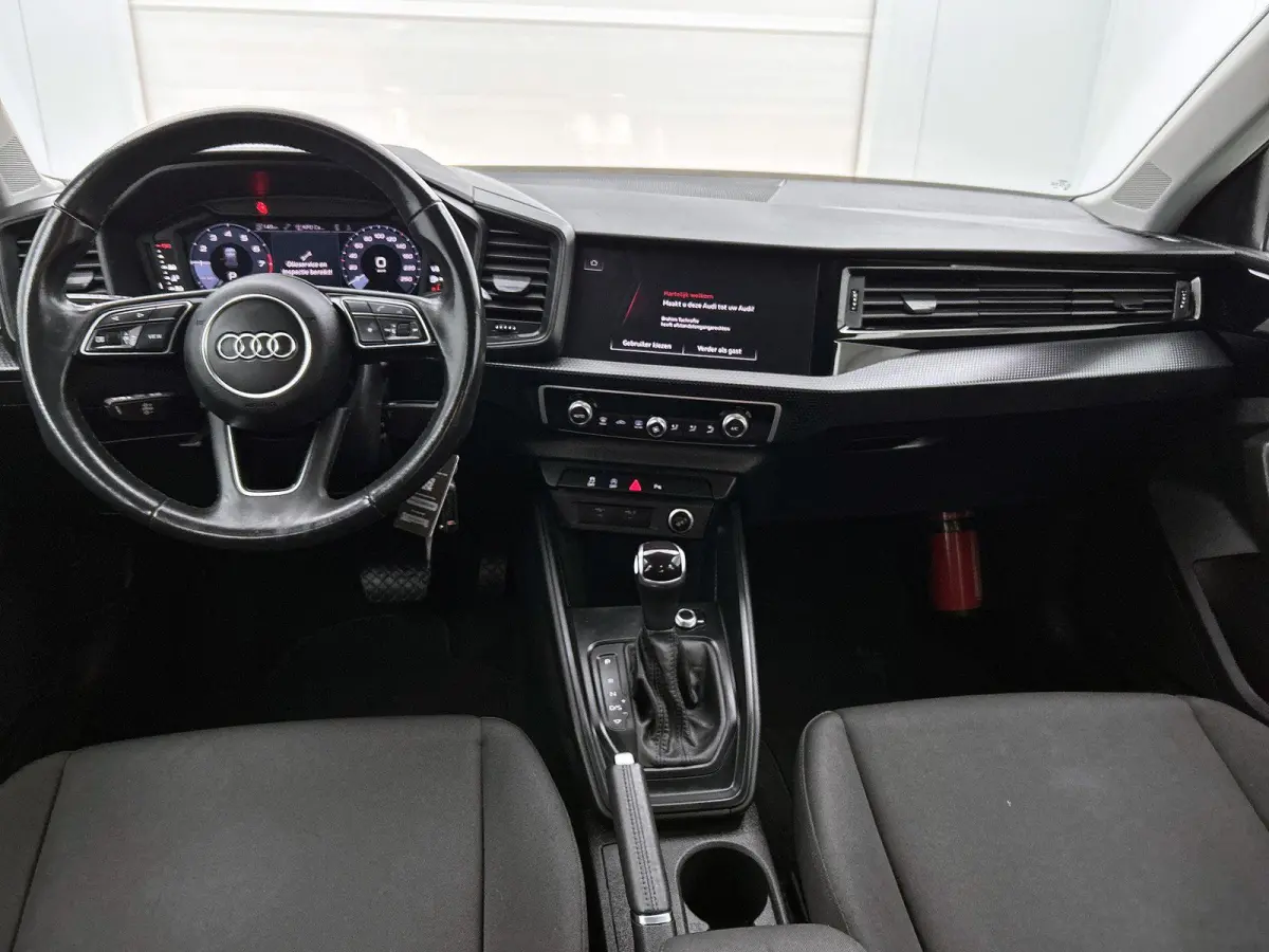 30 TFSI Advanced edition 110 PK l Cruise control l Navigatie l Airco l Parkeersensoren l Apple Carplay / Android Auto l Lichtmetalen wielen
