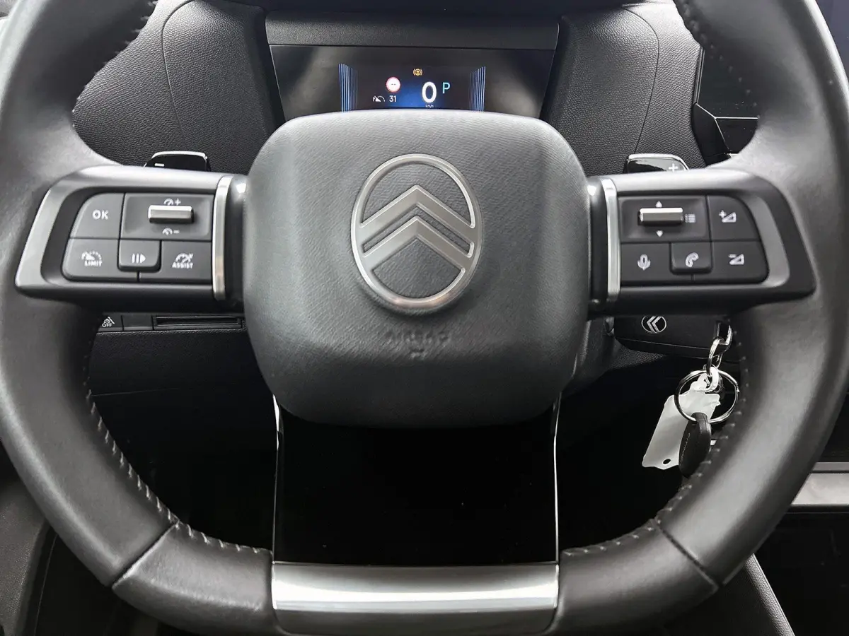 Plus Hybrid 145pk Automaat | Navigatie via Apple Carplay / Android auto | Achteruitrijcamera | Climate Control | Cruise Control | Parkeersensoren | Elektrisch inklapbare spiegels | Stof/kuns