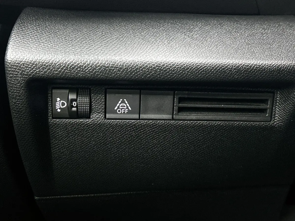 Plus Hybrid 145pk Automaat | Navigatie via Apple Carplay / Android auto | Achteruitrijcamera | Climate Control | Cruise Control | Parkeersensoren | Elektrisch inklapbare spiegels | Stof/kuns