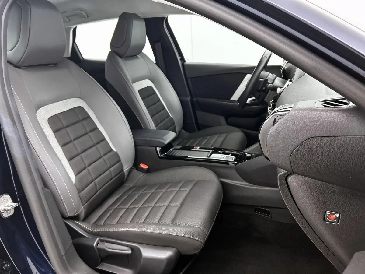 Plus Hybrid 145pk Automaat | Navigatie via Apple Carplay / Android auto | Achteruitrijcamera | Climate Control | Cruise Control | Parkeersensoren | Elektrisch inklapbare spiegels | Stof/kuns