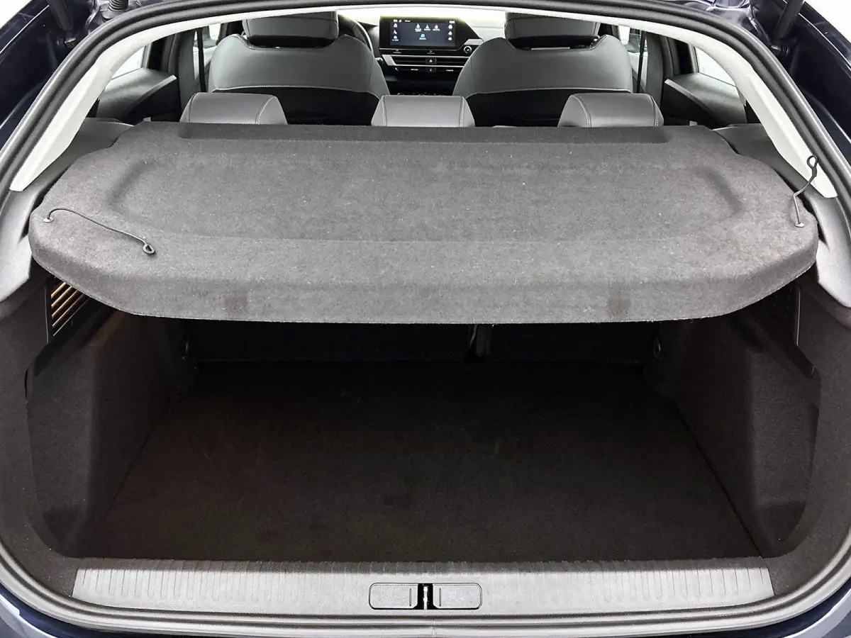 Plus Hybrid 145pk Automaat | Navigatie via Apple Carplay / Android auto | Achteruitrijcamera | Climate Control | Cruise Control | Parkeersensoren | Elektrisch inklapbare spiegels | Stof/kuns