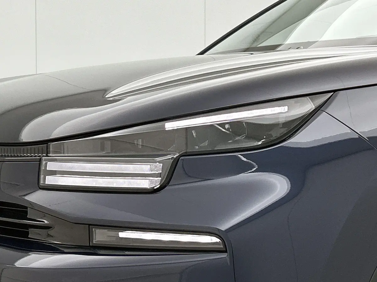 Plus Hybrid 145pk Automaat | Navigatie via Apple Carplay / Android auto | Achteruitrijcamera | Climate Control | Cruise Control | Parkeersensoren | Elektrisch inklapbare spiegels | Stof/kuns