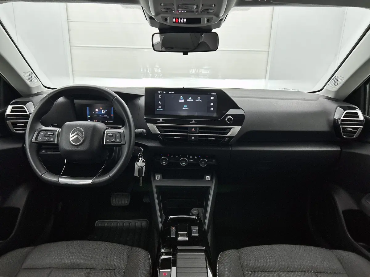 Plus Hybrid 145pk Automaat | Navigatie via Apple Carplay / Android auto | Achteruitrijcamera | Climate Control | Cruise Control | Parkeersensoren | Elektrisch inklapbare spiegels | Stof/kuns