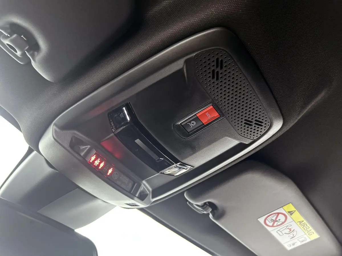 GT Hybrid 145pk Automaat | Navigatie | 360° Camera | Climate Control | Adaptieve Cruise Control | Parkeersensoren v+a | Armsteun | Keyless | Full Led koplampen | Dodehoeksensor| Leder/stof 