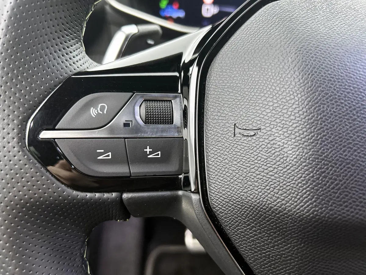 GT Hybrid 145pk Automaat | Navigatie | 360° Camera | Climate Control | Adaptieve Cruise Control | Parkeersensoren v+a | Armsteun | Keyless | Full Led koplampen | Dodehoeksensor| Leder/stof 