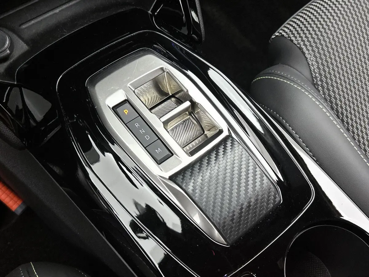 GT Hybrid 145pk Automaat | Navigatie | 360° Camera | Climate Control | Adaptieve Cruise Control | Parkeersensoren v+a | Armsteun | Keyless | Full Led koplampen | Dodehoeksensor| Leder/stof 