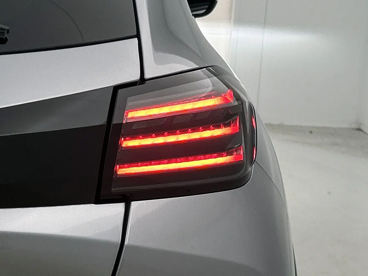 GT Hybrid 145pk Automaat | Navigatie | 360° Camera | Climate Control | Adaptieve Cruise Control | Parkeersensoren v+a | Armsteun | Keyless | Full Led koplampen | Dodehoeksensor| Leder/stof 