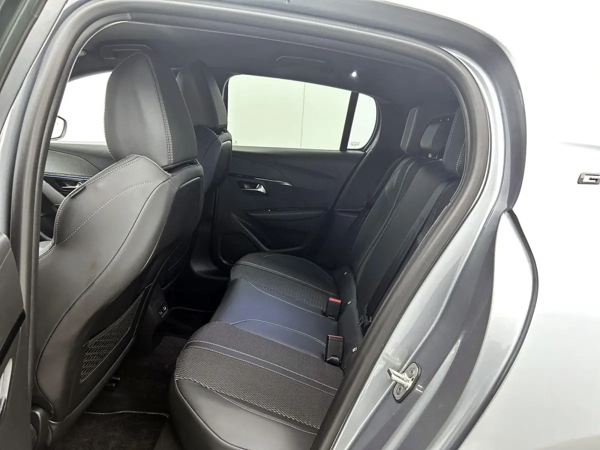 GT Hybrid 145pk Automaat | Navigatie | 360° Camera | Climate Control | Adaptieve Cruise Control | Parkeersensoren v+a | Armsteun | Keyless | Full Led koplampen | Dodehoeksensor| Leder/stof 