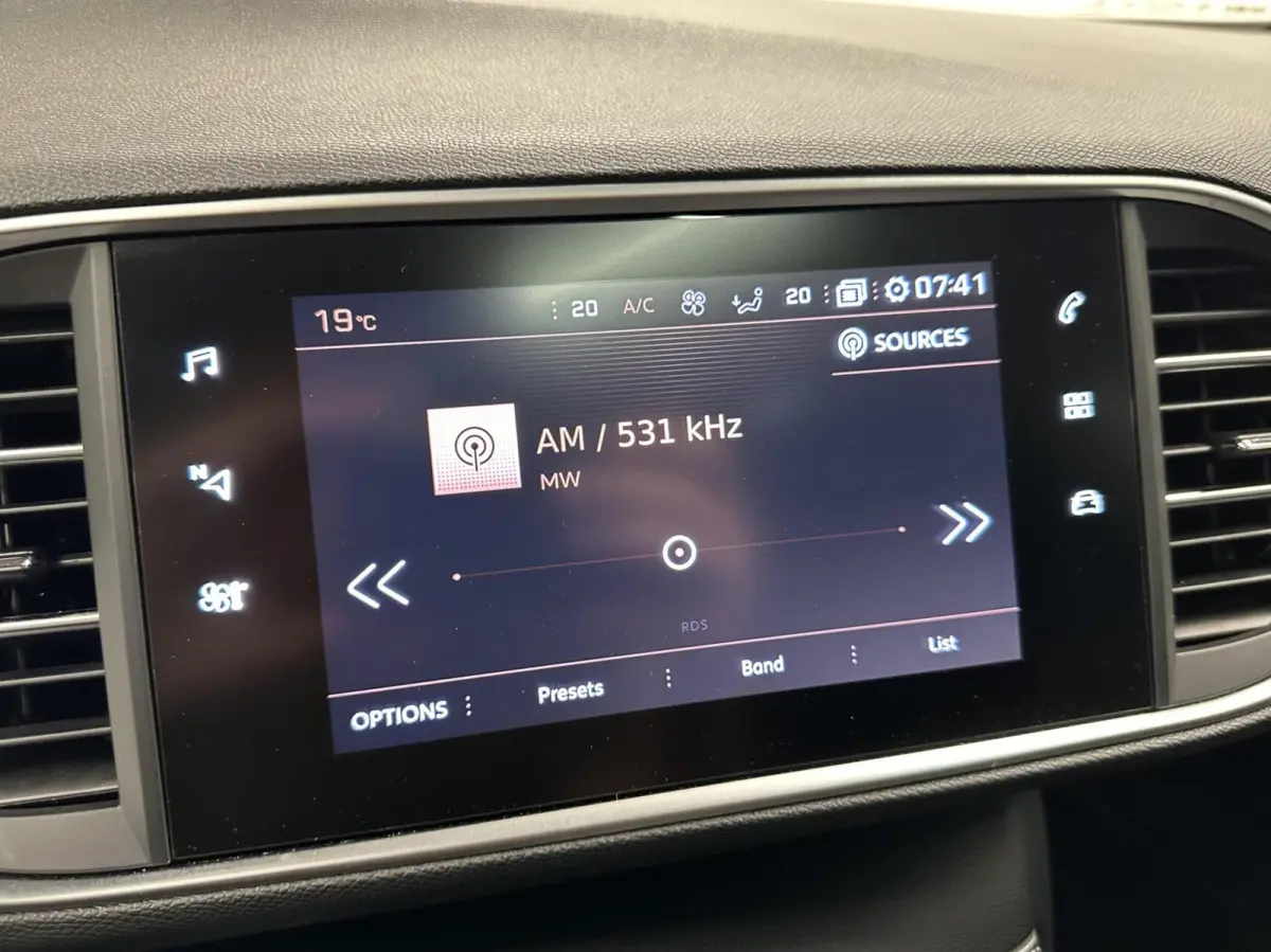 1.2 PureTech Blue Lease Premium TREKHAAK CARPLAY NAVI ECC CRUISE.