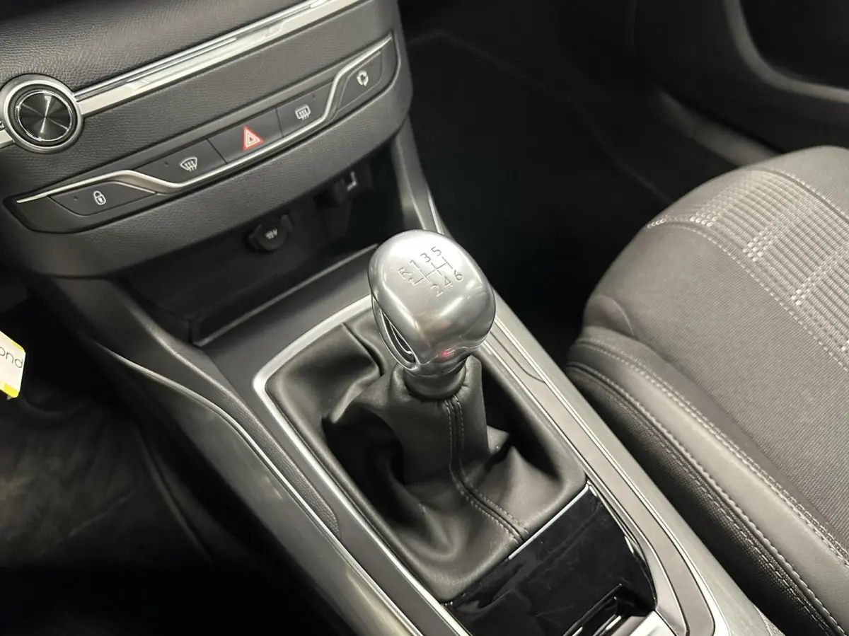 1.2 PureTech Blue Lease Premium TREKHAAK CARPLAY NAVI ECC CRUISE.