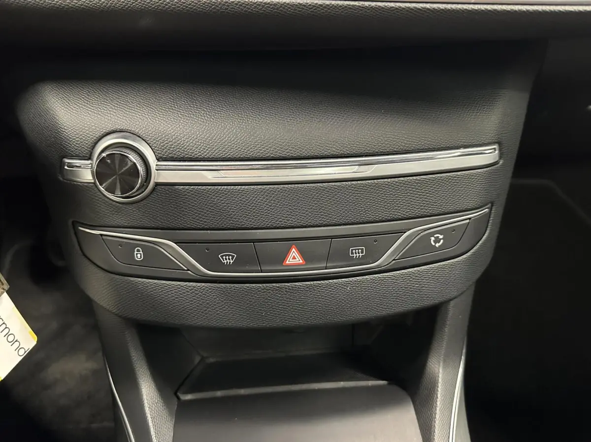 1.2 PureTech Blue Lease Premium TREKHAAK CARPLAY NAVI ECC CRUISE.
