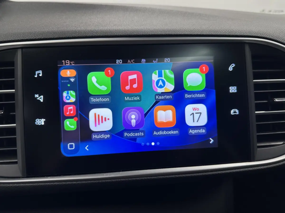 1.2 PureTech Blue Lease Premium TREKHAAK CARPLAY NAVI ECC CRUISE.