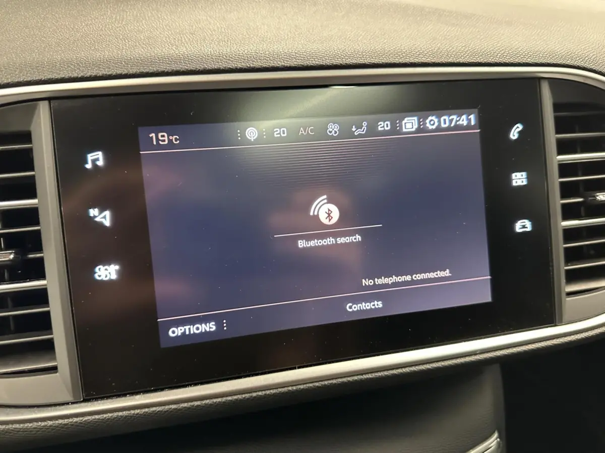 1.2 PureTech Blue Lease Premium TREKHAAK CARPLAY NAVI ECC CRUISE.
