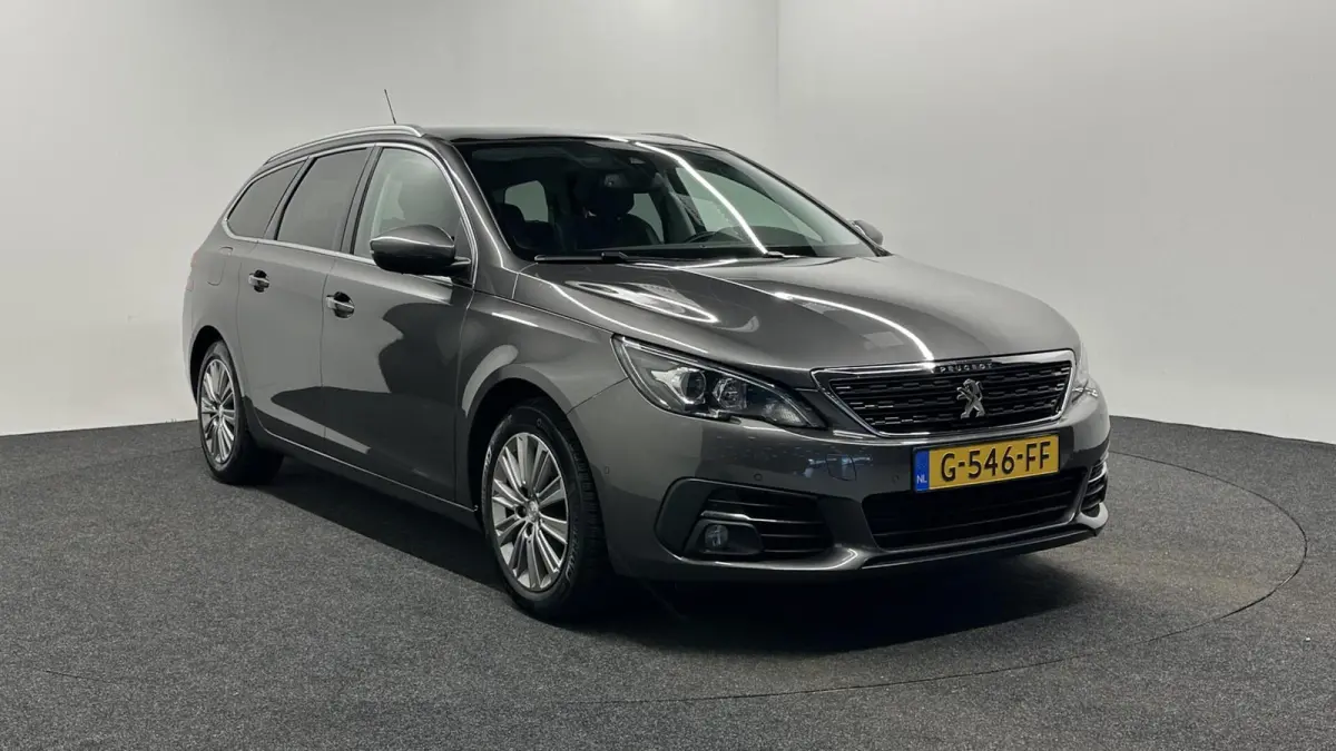 1.2 PureTech Blue Lease Premium TREKHAAK CARPLAY NAVI ECC CRUISE.