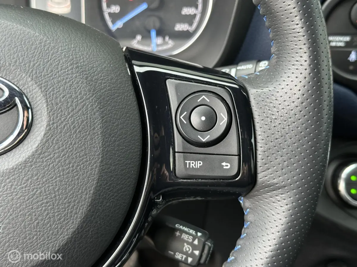 1.5 Hybrid Bi-Tone camera, weinig km!