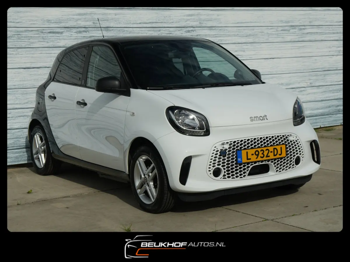EQ Essential Sport Automaat 18 kWh Airco Leer