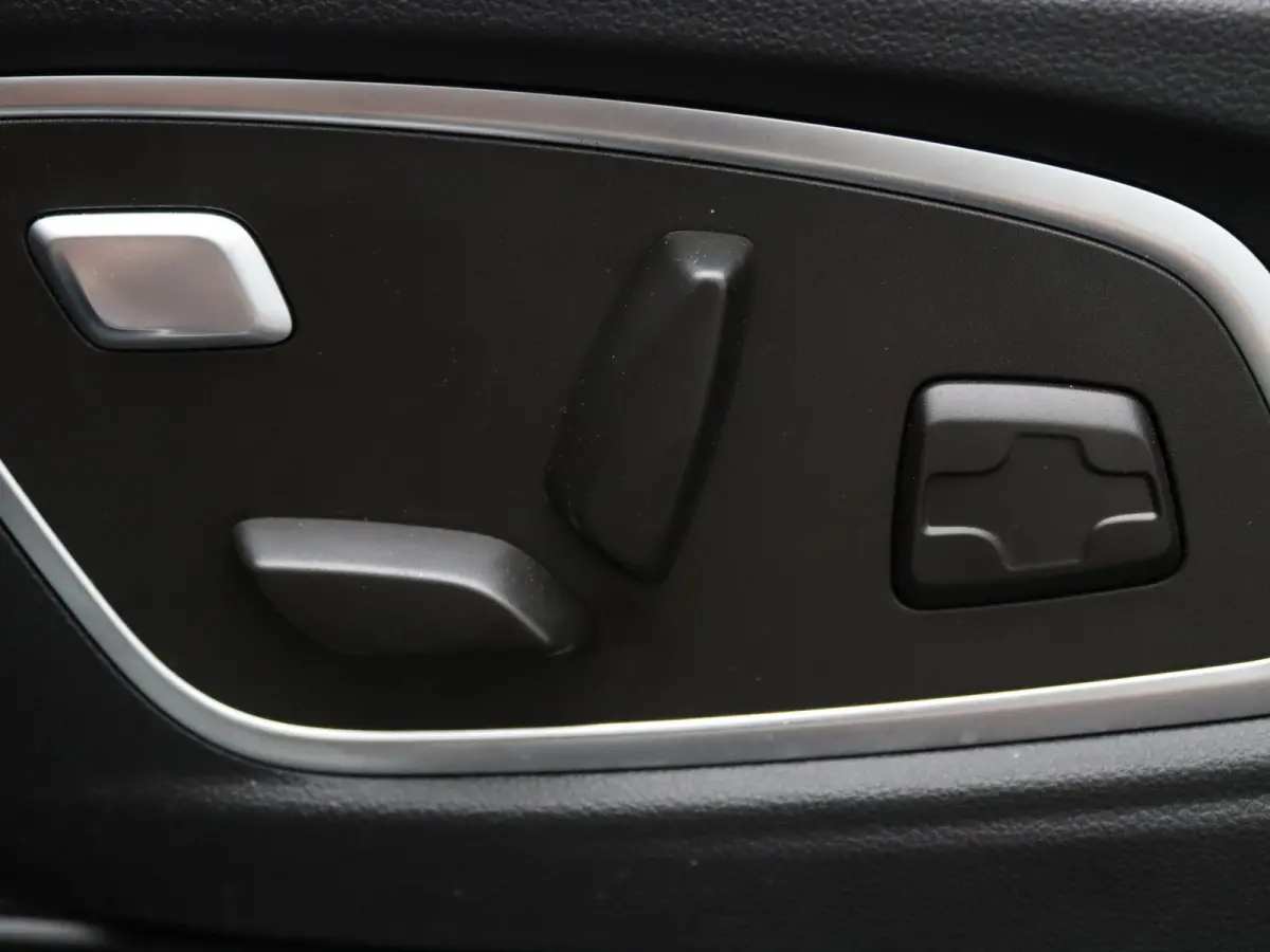 E-Tech full hybrid iconic 7p. 200pk Harman Kardon | Head-Up | 360° Camera | Stoel-/stuur-/voorruitverw. | Panoramadak