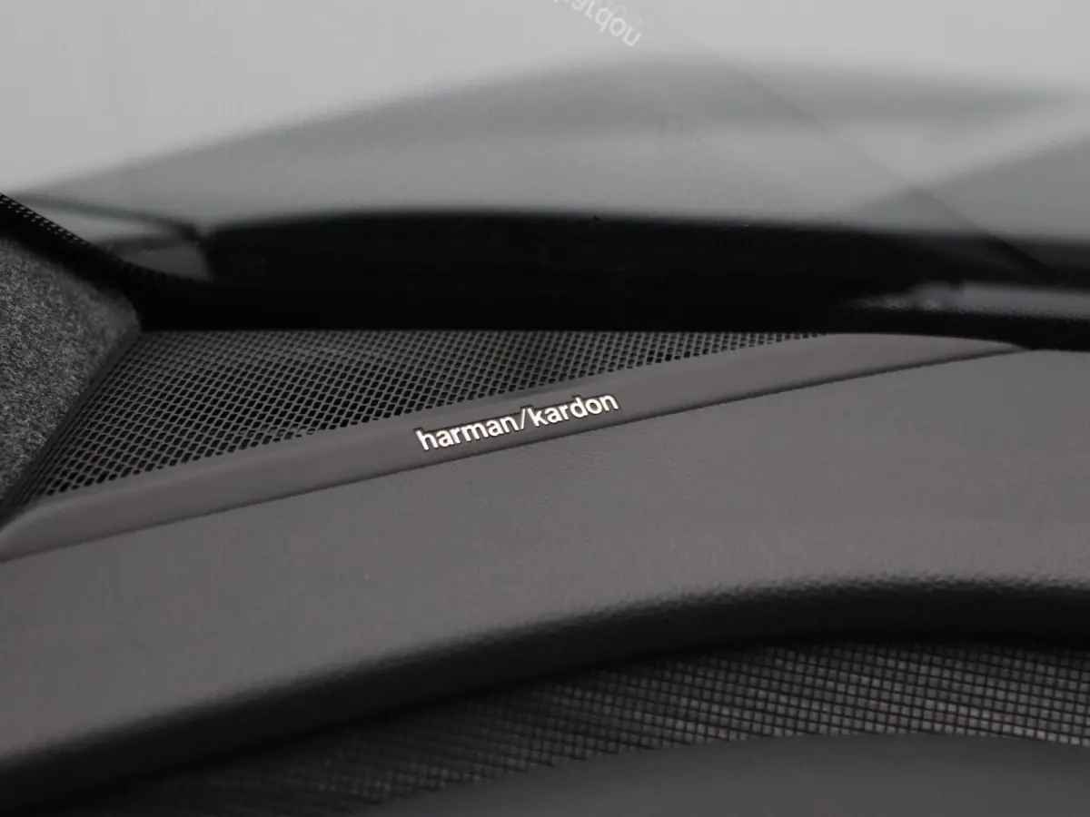 220pk long range iconic Automaat Harman Kardon | Camera | Adapt. Cruise | Parkeersens. v+a | Stoel-/stuurverw.