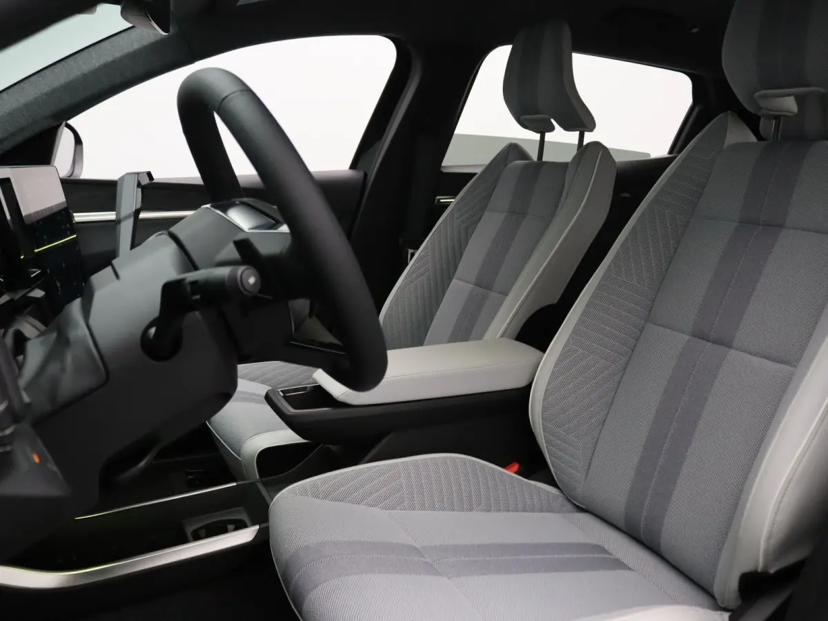 220pk long range iconic Automaat Harman Kardon | Camera | Adapt. Cruise | Parkeersens. v+a | Stoel-/stuurverw.