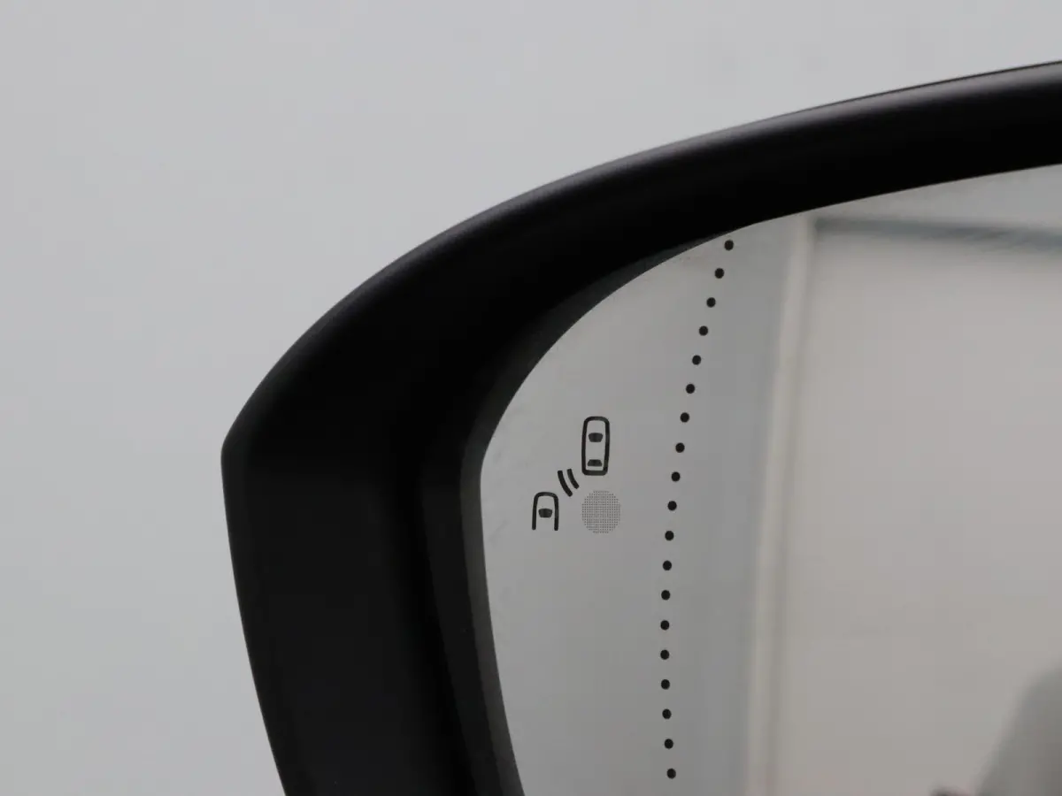 220pk long range iconic Automaat Harman Kardon | Camera | Adapt. Cruise | Parkeersens. v+a | Stoel-/stuurverw.