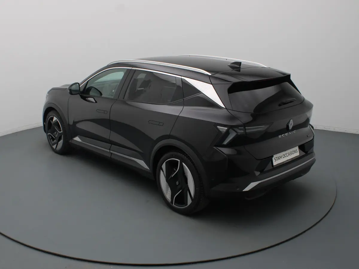 220pk long range iconic Automaat Harman Kardon | Camera | Adapt. Cruise | Parkeersens. v+a | Stoel-/stuurverw.