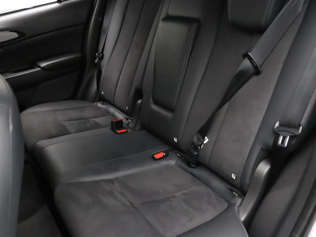187pk PHEV Intense+ Automaat 360° Camera | Adapt. Cruise | Navi | Parkeersens. v+a | Stoelverw.