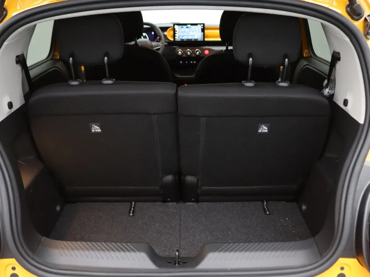 urban range techno 27.5 kWh Camera | Adapt. Cruise | Navi | Parkeersens. v+a | Stoelverw.